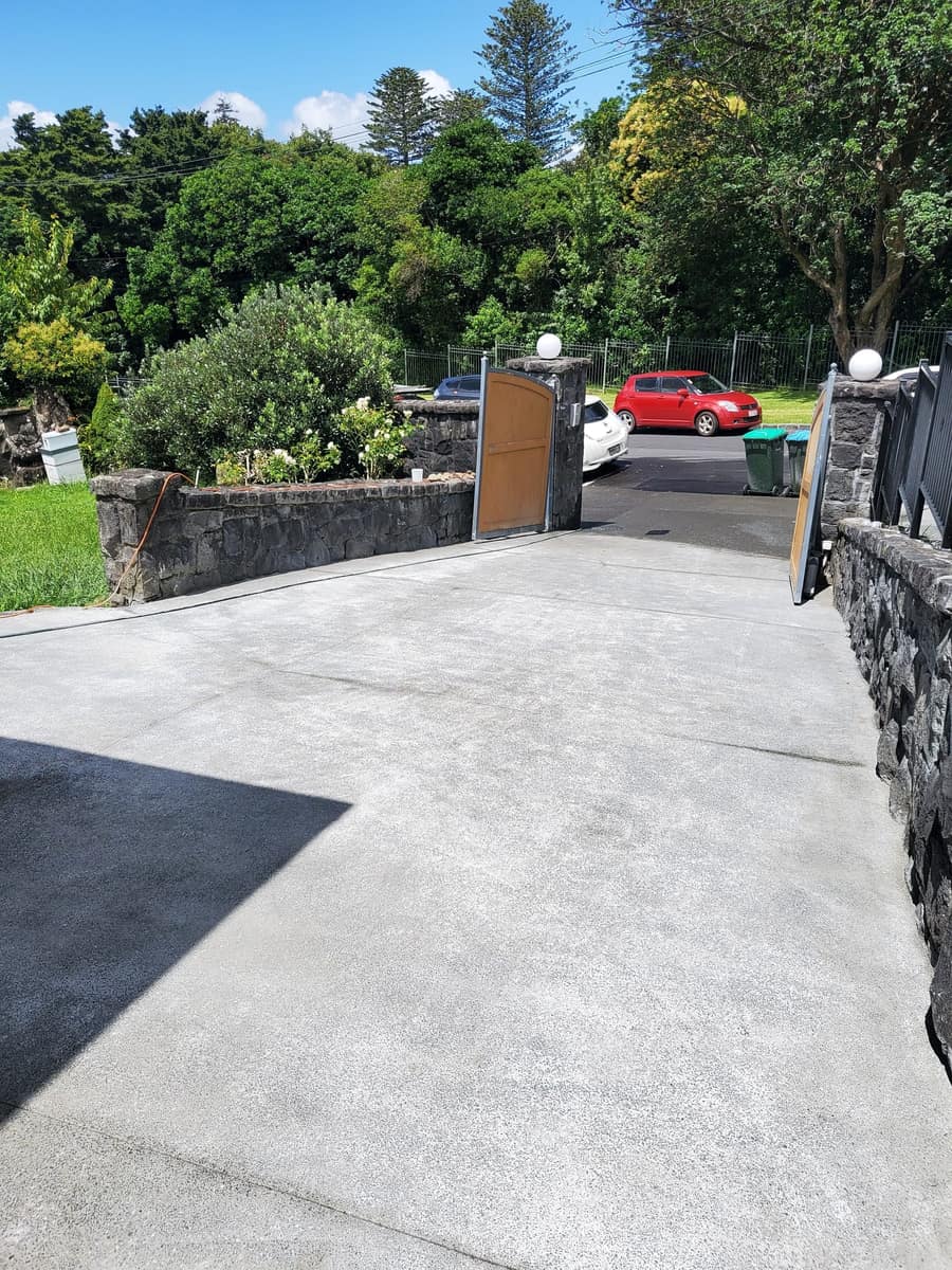 Pittsburgh plain concrete driveway finish